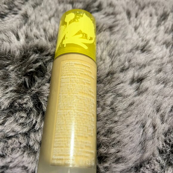 Kosas Revealer Skin-Improving Foundation SPF25 - Picture 4 of 4